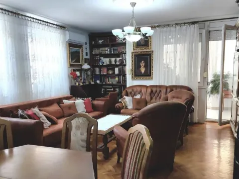 Stan in Podbara