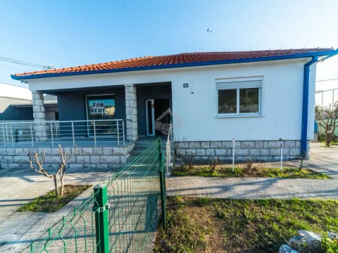 Izdavanje, poslovni prostor, 65m², Masline, Podgorica - image 1