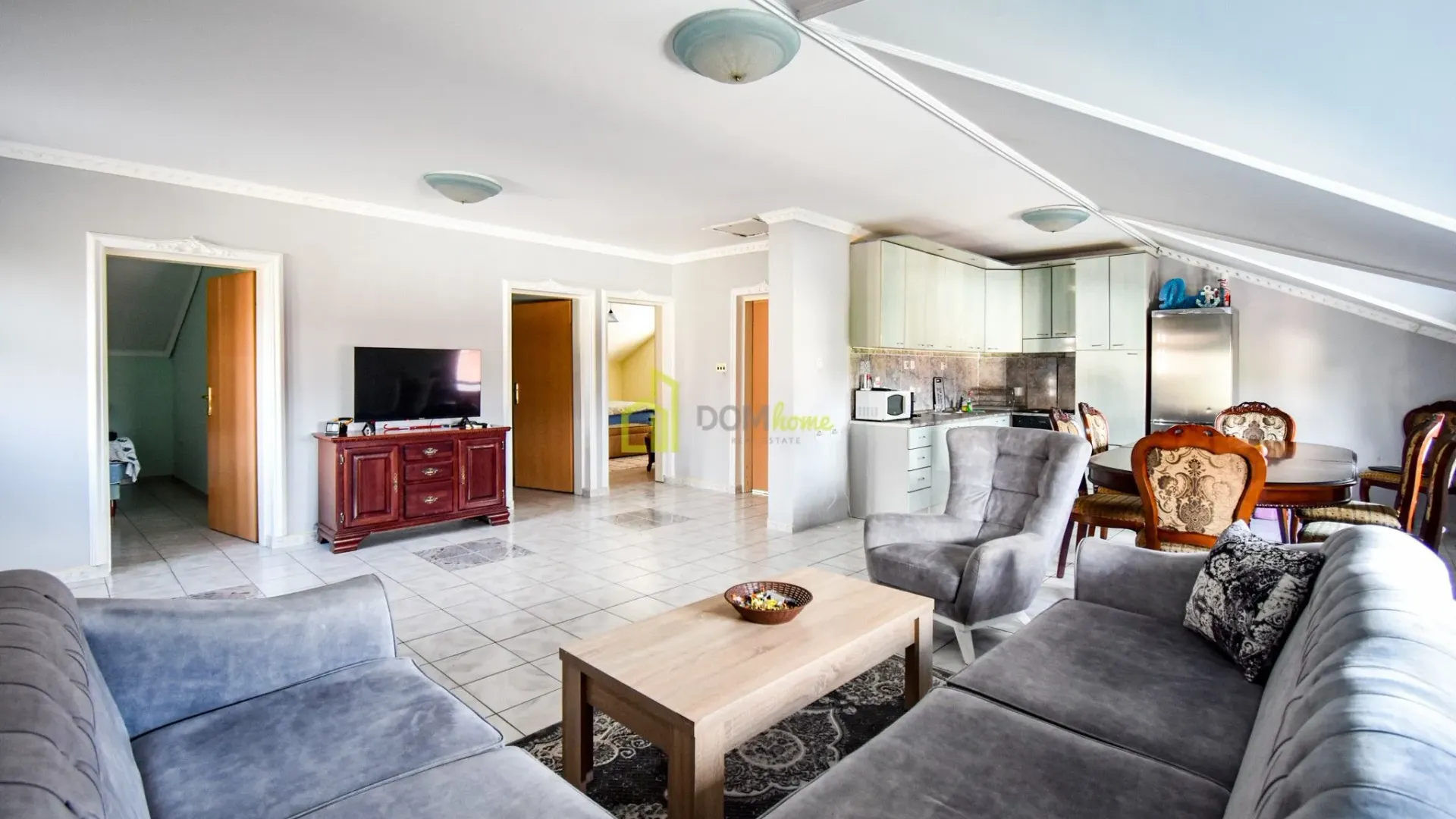 Sale, house, 303m², Konik, Podgorica
