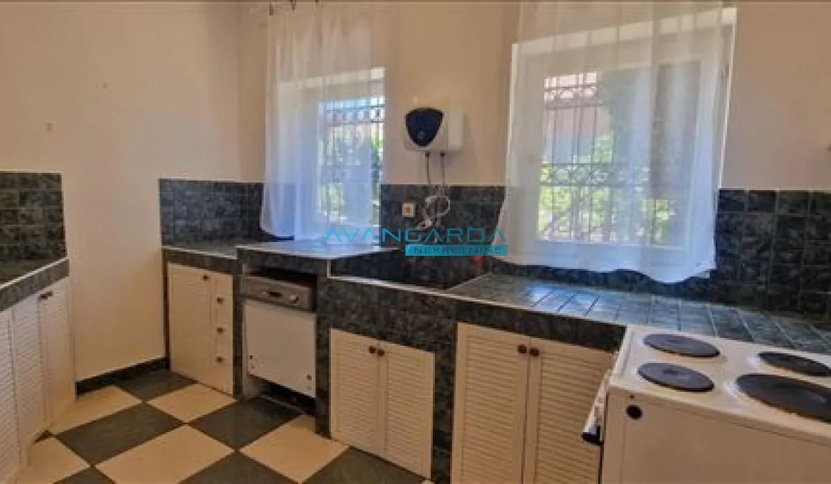 Izdavanje, četvorosoban stan, 210m², Višnjička Banja, Palilula Sve Podlokacije