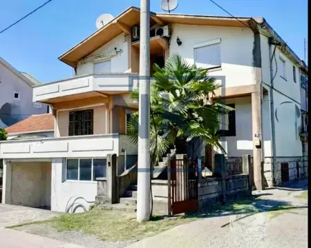 Prodaja, kuća, 266m², Blok 5, Podgorica - image 2
