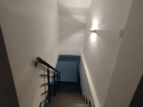 Izdavanje, dvosoban stan, 70m², Tivat, Crna Gora - image 5