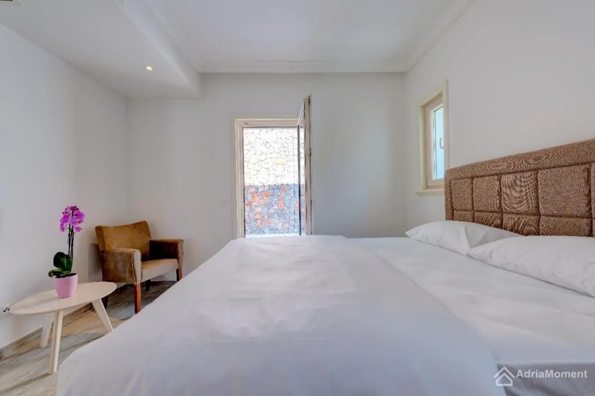 Prodaja, dvosoban stan, 143m², Radovići, Tivat