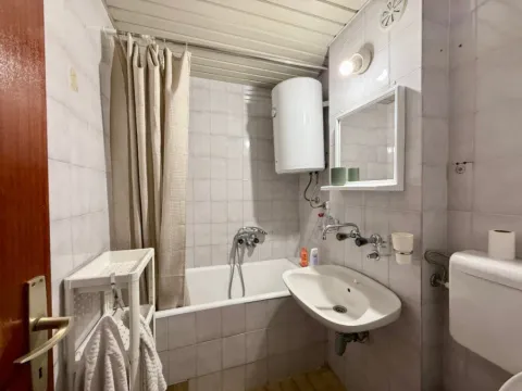 Izdavanje, jednosoban stan, 40m², Centar, Bar - image 4