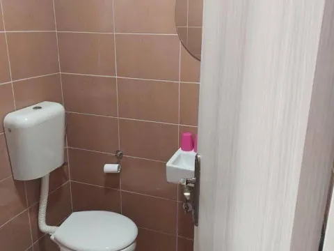 Izdavanje, jednosoban stan, 26m², Sutvara, Kotor - image 9