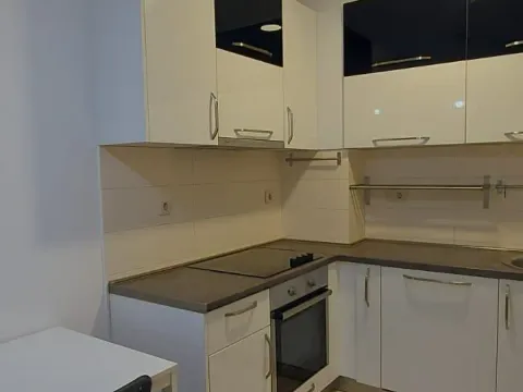 Prodaja, jednosoban stan, 43m², Stari Aerodrom, Podgorica - image 6