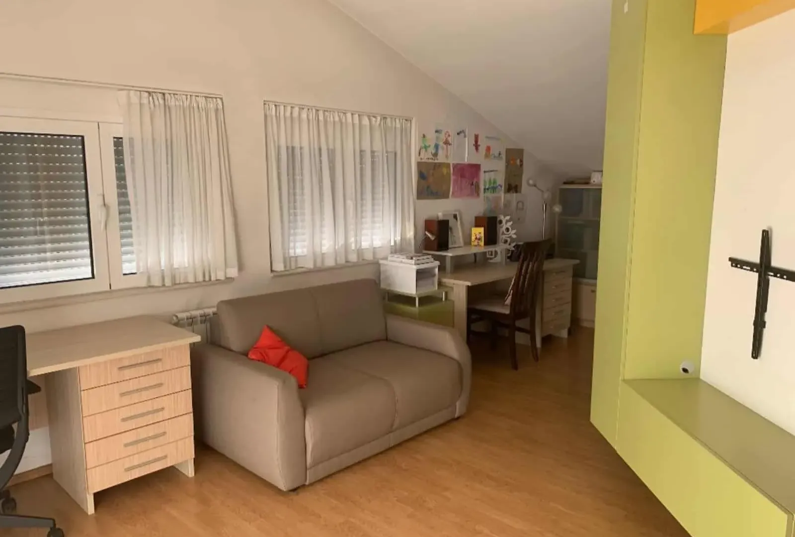 Izdavanje, kuća, 240m², Donja Gorica, Podgorica