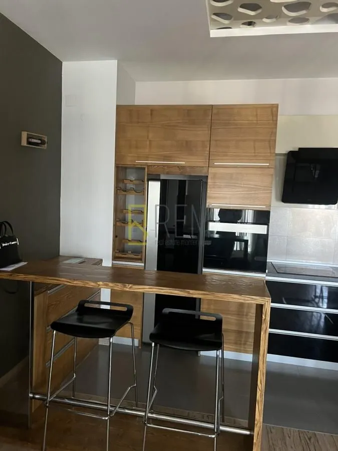 Prodaja, trosoban stan, 120m², Gorica C, Podgorica