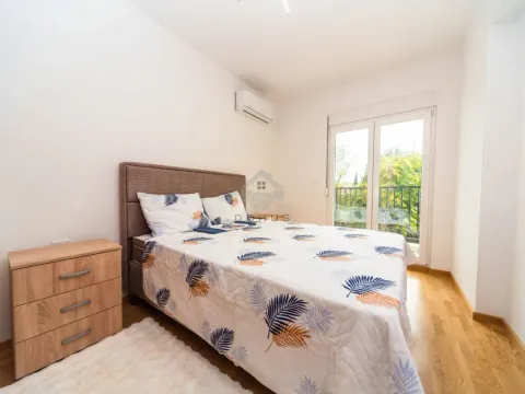 Rent, two bedroom apartment, 70m², Stara Varoš, Podgorica - image 14