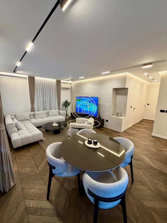 Prodaja, trosoban stan, 82m², Savski Venac, Beograd