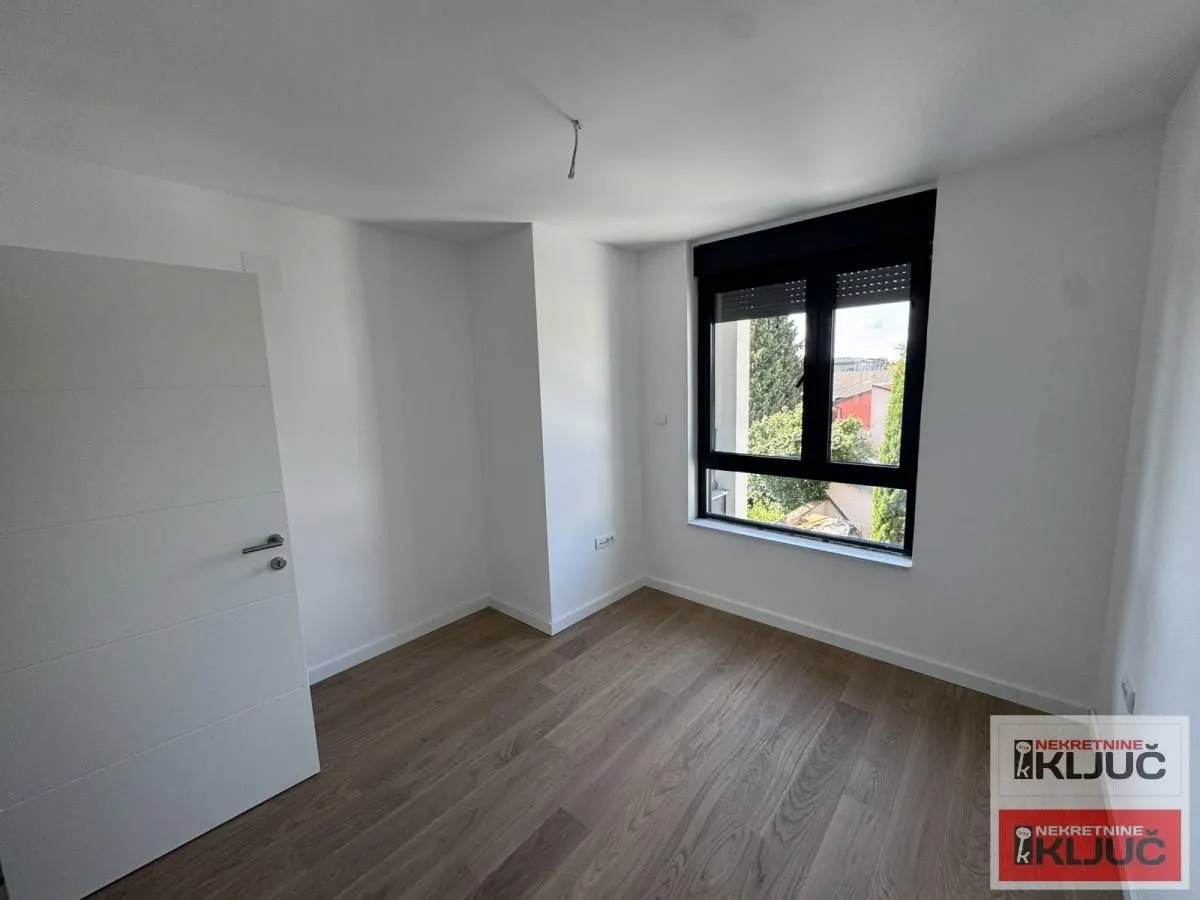 Prodaja, četvorosoban stan, 136m², Bulevar Evrope, Novi Sad Sve Podlokacije