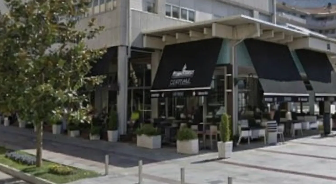 Rent, office space, 477m², Tivat, Crna Gora