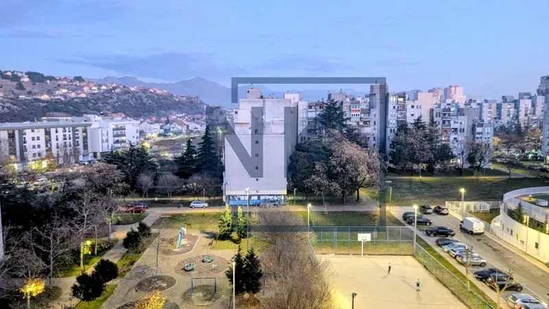 Prodaja, trosoban stan, 96m², Blok 6, Podgorica