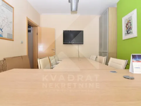 Izdavanje, poslovni prostor, 40m², Preko Morače, Podgorica - image 3