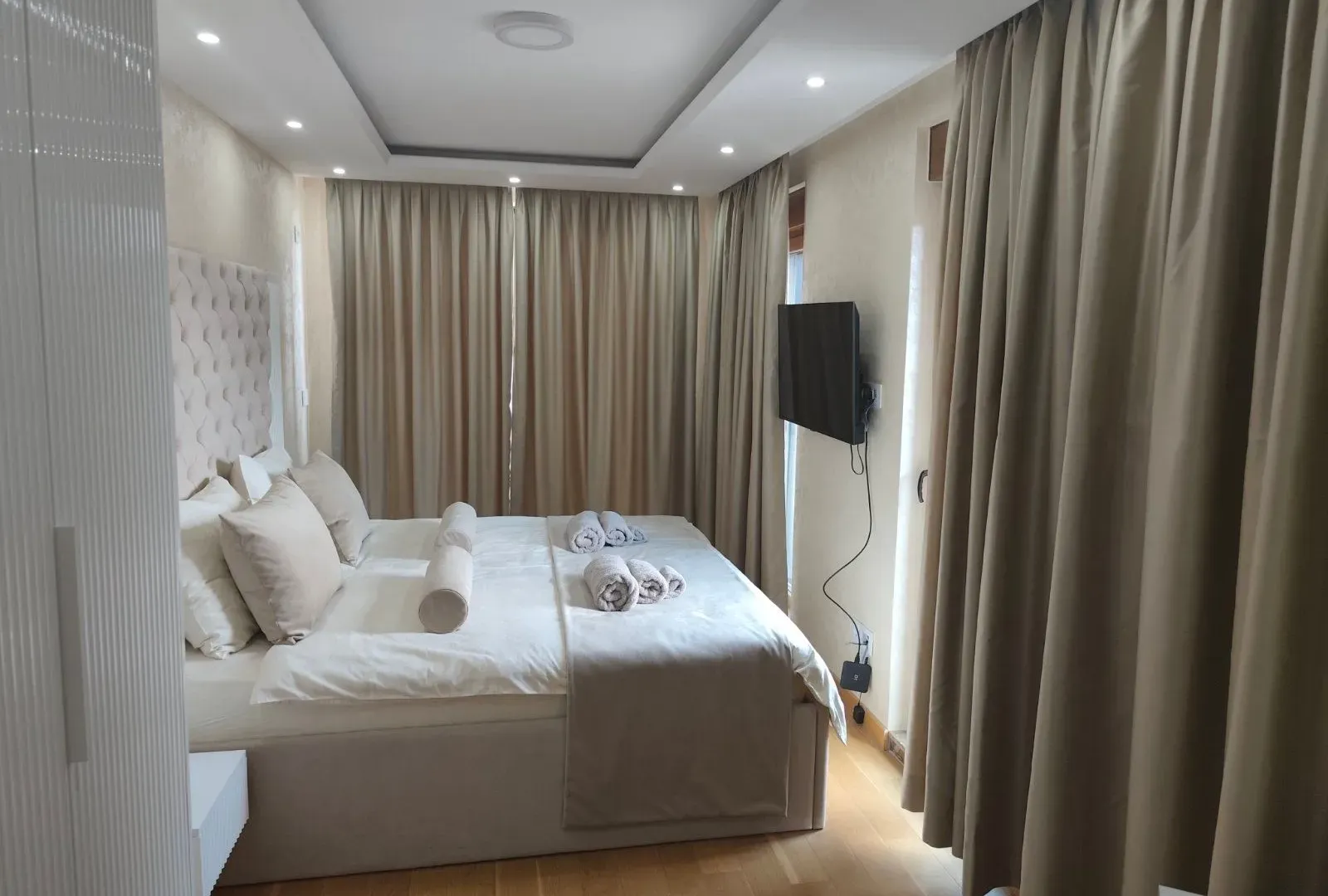 Prodaja, dvosoban stan, 184m², Centar, Loznica