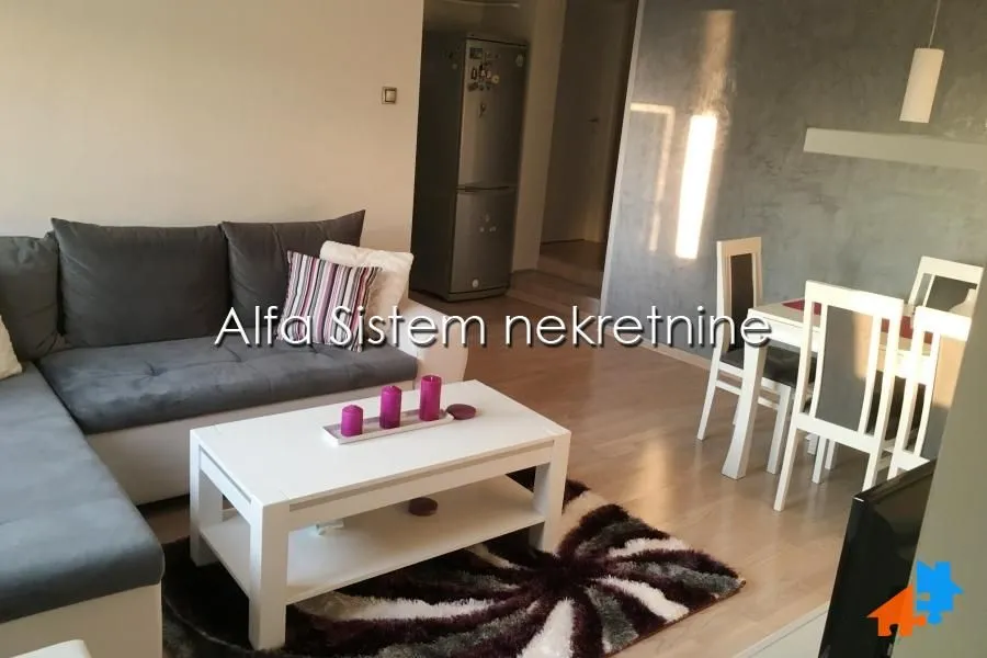 Izdavanje, trosoban stan, 68m², Stari Grad, Beograd