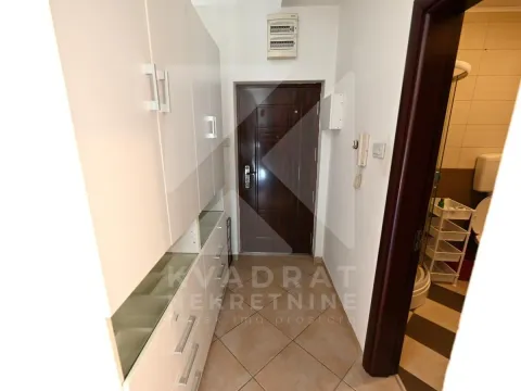 Izdavanje, dvosoban stan, 69m², 1 maj, Podgorica - image 13