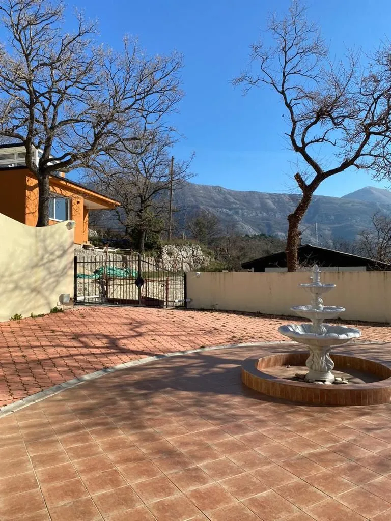 Sale, house, 390m², Zagrađe, Bar