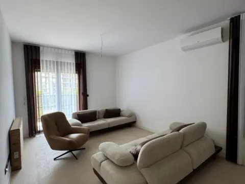Izdavanje, jednosoban stan, 53m², Krivi Most, Podgorica - image 2