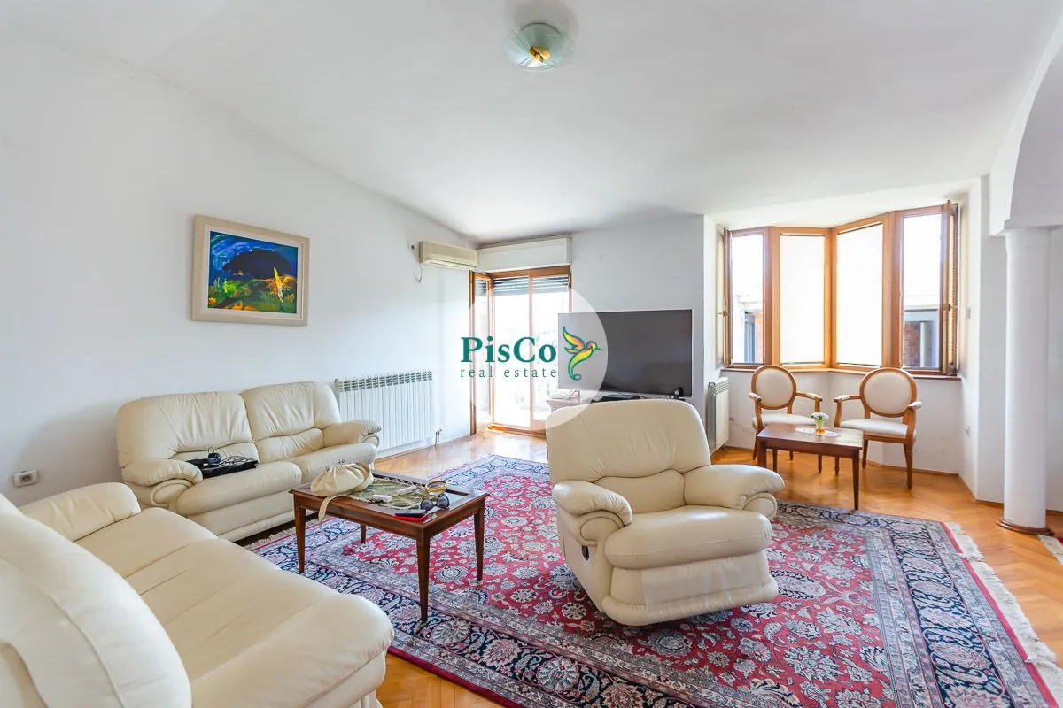 Izdavanje, trosoban stan, 122m², Gorica C, Podgorica