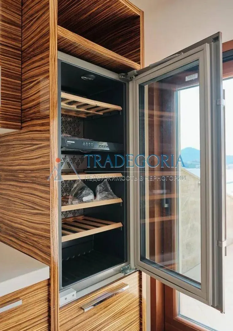 Prodaja, trosoban stan, 350m², Rafailovići, Budva