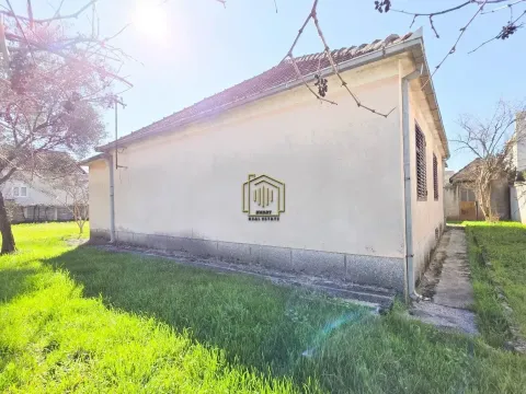 Prodaja, kuća, 120m², Tološi, Podgorica - image 6