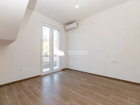 Sale, two bedroom apartment, 68m², Đenovići, Herceg Novi - image 5