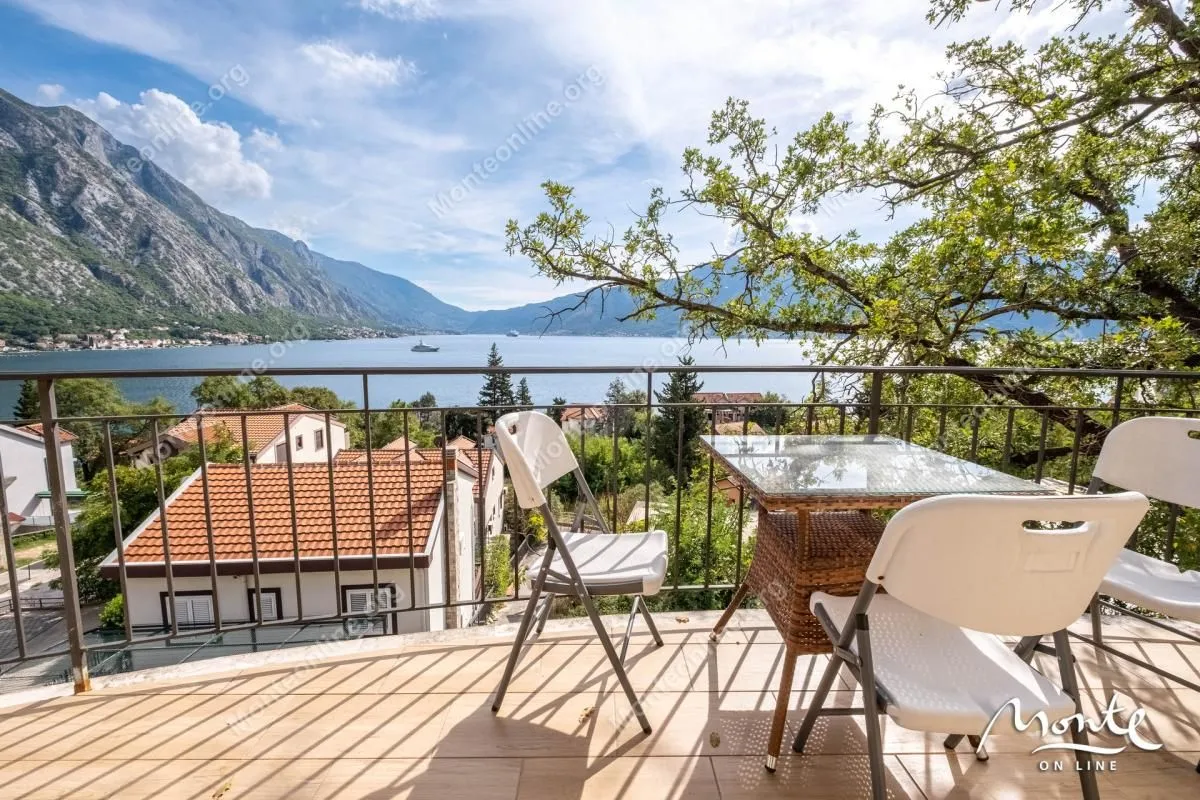 Prodaja, dvosoban stan, 87m², Orahovac, Kotor
