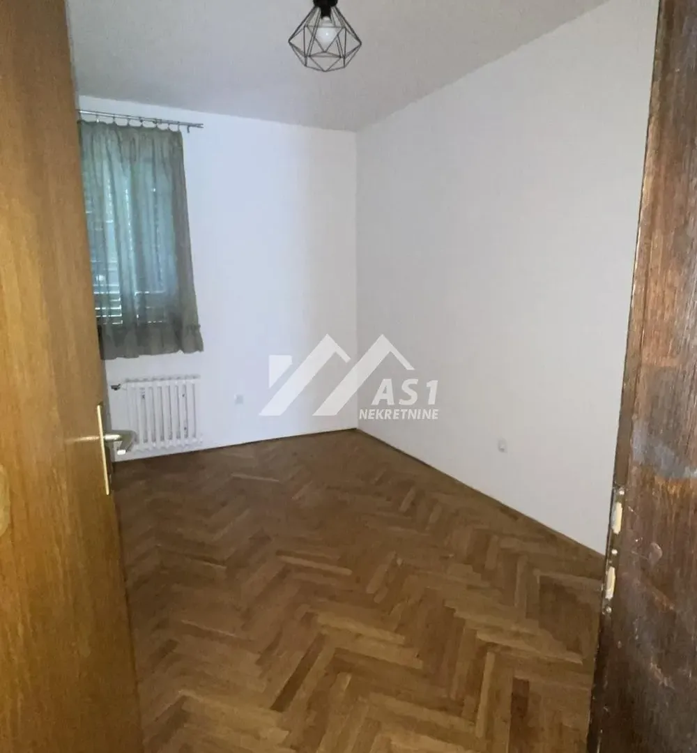 Rent, four bedroom apartment, 100m², Centar, Novi Sad