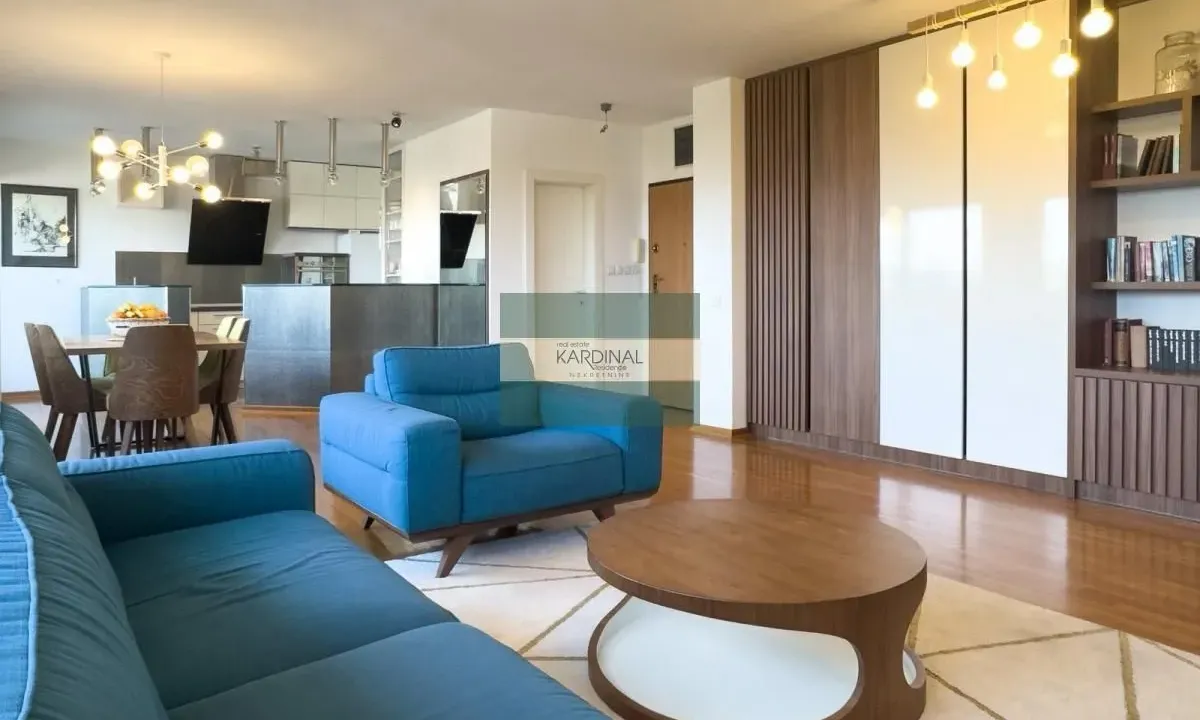 Prodaja, četvorosoban stan, 112m², Stari grad, Novi Sad