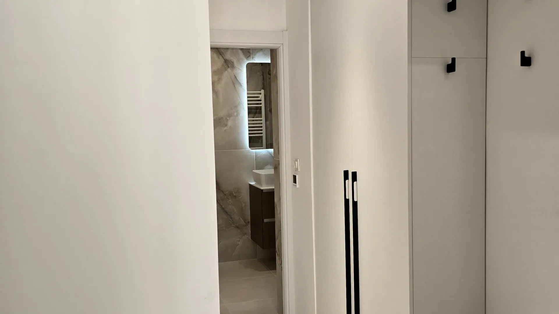Prodaja, dvosoban stan, 70m², Tivat, Crna Gora