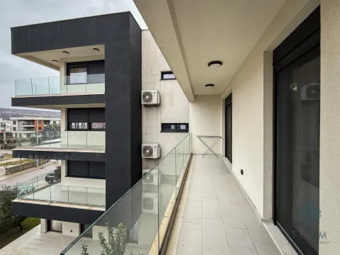 Izdavanje, dvosoban stan, 100m², Dalmatinska ulica, Podgorica - image 10