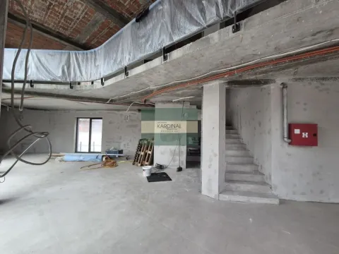 Izdavanje, poslovni prostor, 215m², Centar, Paraćin - image 14