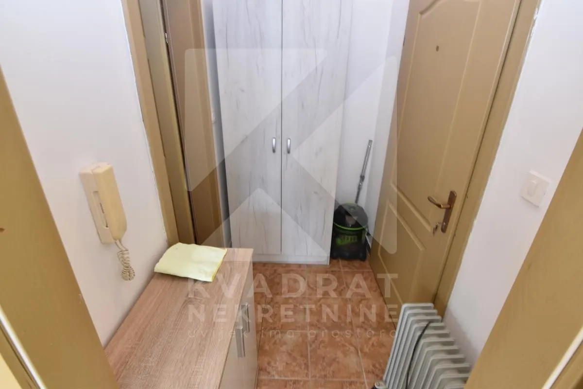 Rent, studio apartment, 34m², Stari Aerodrom, Podgorica