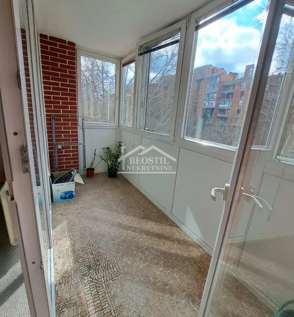Izdavanje, trosoban stan, 82m², Lion, Zvezdara Sve Podlokacije