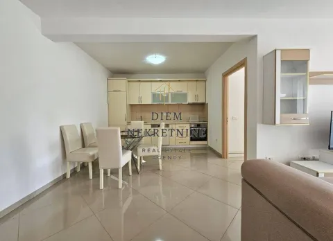 Rent, one bedroom apartment, 67m², Centar, Bar - image 8