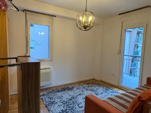 Rent, three bedroom apartment, 92m², Podgorica, Crna Gora - image 6