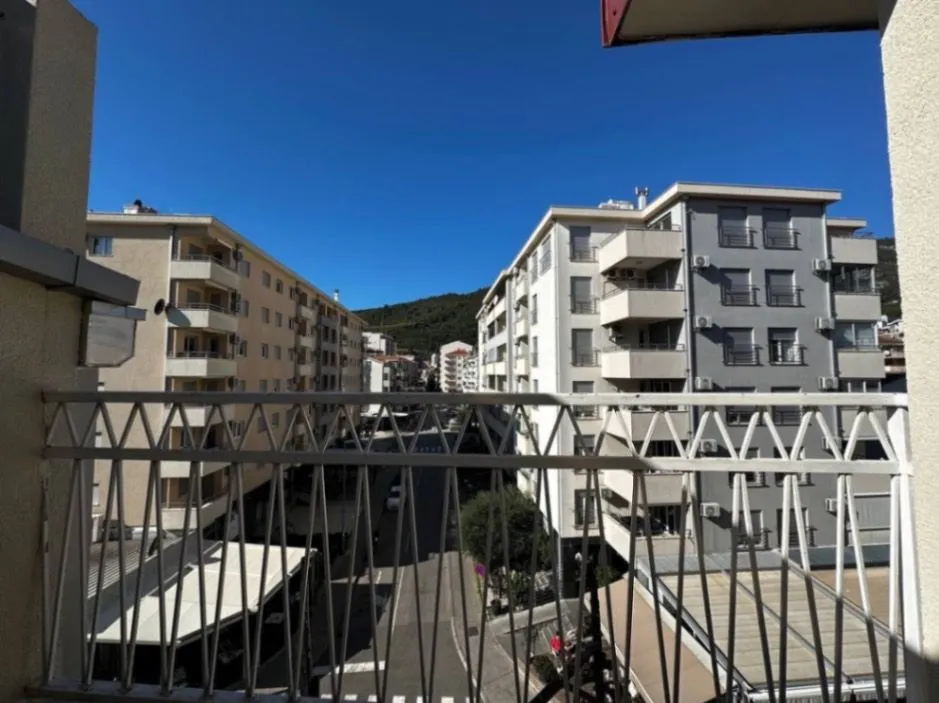 Prodaja, jednosoban stan, 42m², Mainski Put, Budva
