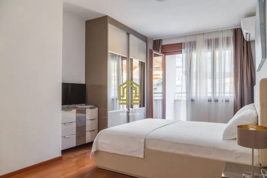 Sale, two bedroom apartment, 89m², Bečići, Budva