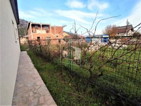Sale, house, 180m², Tološi, Podgorica - image 22