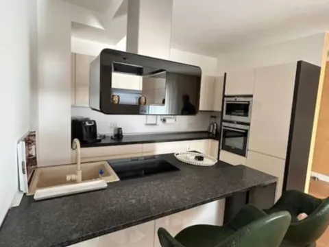 Izdavanje, jednosoban stan, 64m², City Kvart, Podgorica - image 1