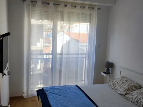 Rent, one bedroom apartment, 37m², Budva, Crna Gora - image 14