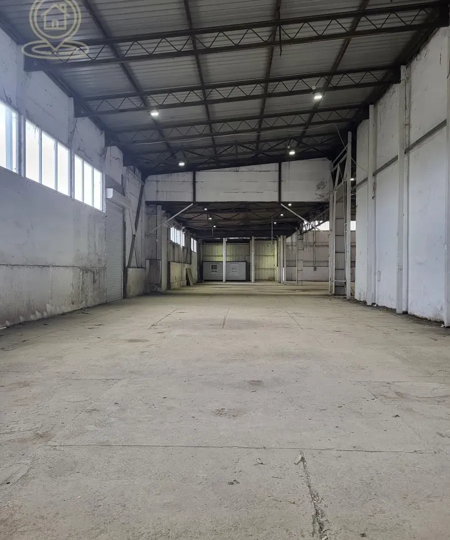 Rent, office space, 1600m², Crveni Krst, Niš