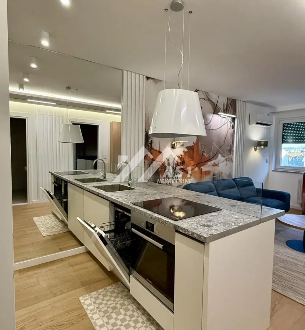 Izdavanje, dvosoban stan, 40m², Sajam, Novi Sad Sve Podlokacije
