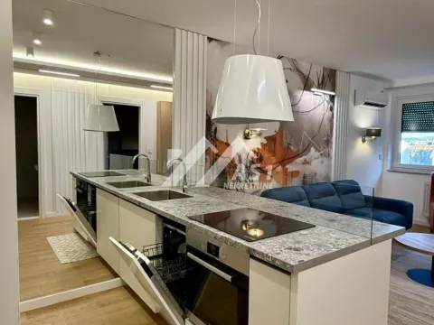 Izdavanje, dvosoban stan, 40m², Sajam, Novi Sad Sve Podlokacije - image 4