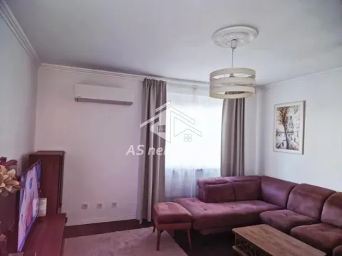 Izdavanje, trosoban stan, 70m², Stari Grad, Beograd - image 2