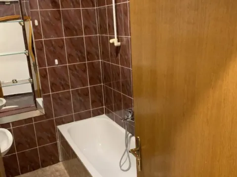 Izdavanje, dvosoban stan, 60m², Centar, Podgorica - image 9