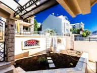 Izdavanje, kuća, 280m², Gorica C, Podgorica - image 11