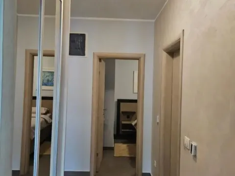 Rent, one bedroom apartment, 60m², Budva, Crna Gora - image 6