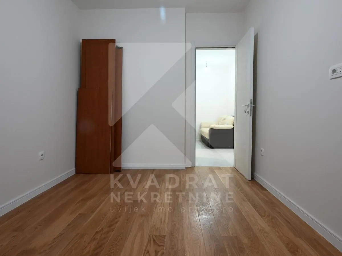 Rent, office space, 65m², Central Point, Podgorica